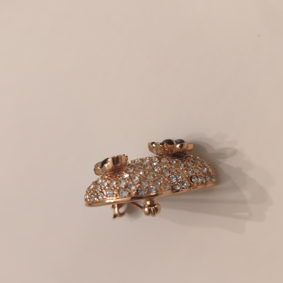 Gold tone with diamonds Bee hive brooch - Picture 4 of 4